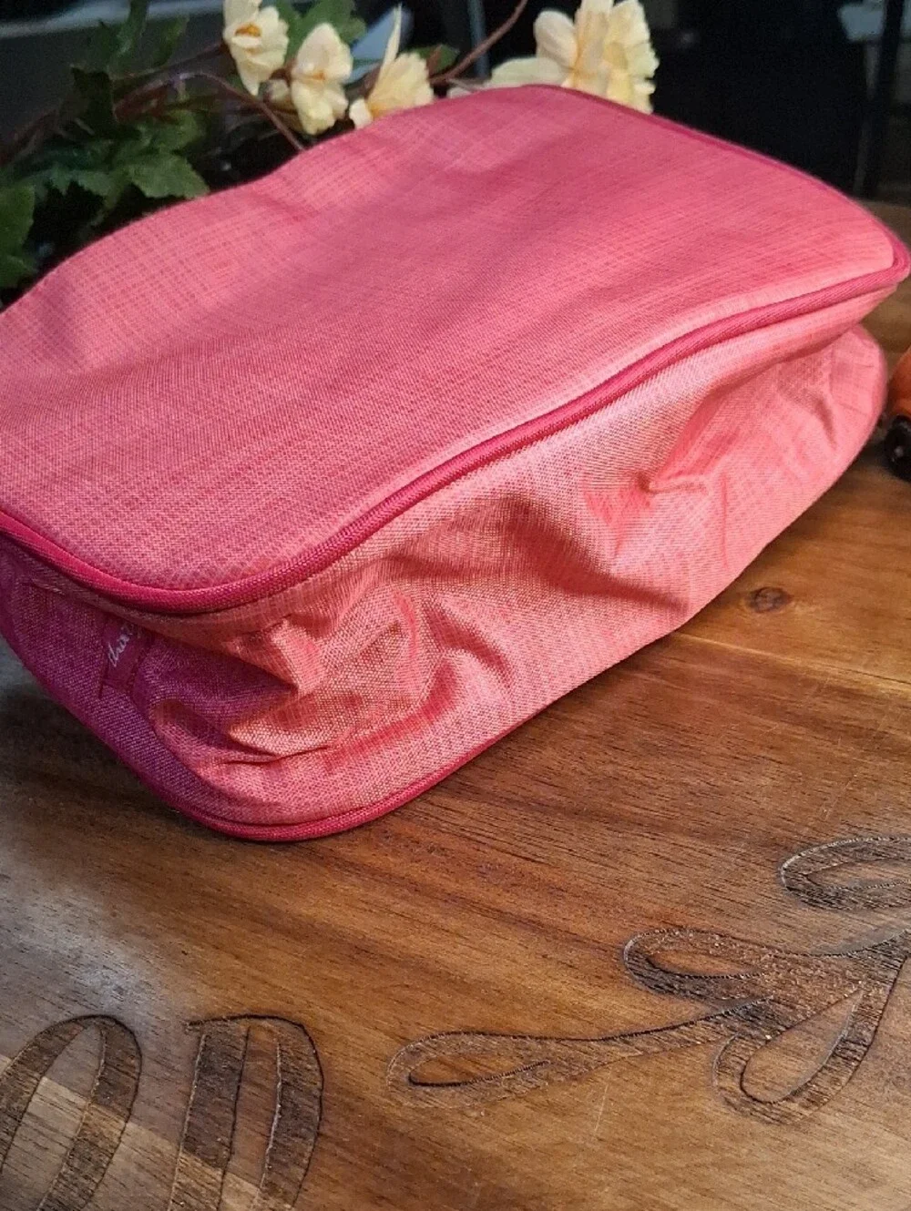Thirtyone Pink Zip Cosmetic Travel Pouch